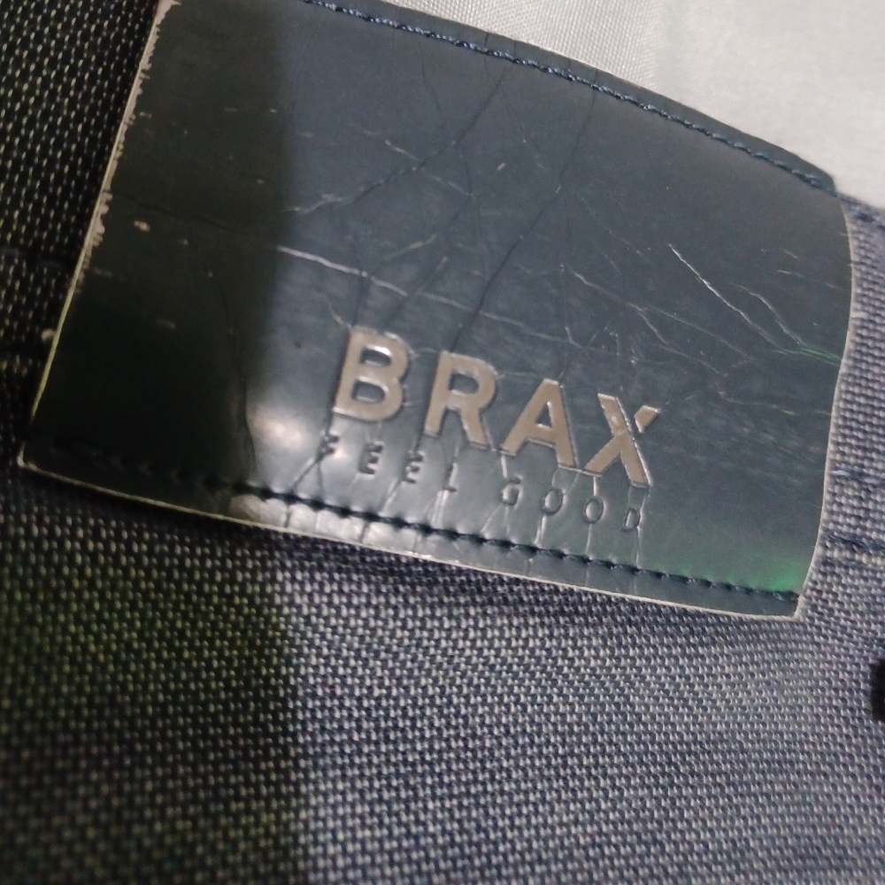 BRAX FEEL GOOD  LIGHTWEIGHT DENIM MEN'S JEANS SIZE 36W/32L  STYLE:COOPER FANNCY